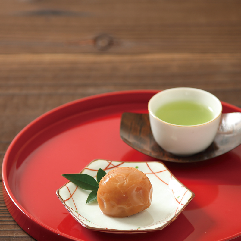やさしい口当たりと甘みがお茶の旨みを一層引き立てる