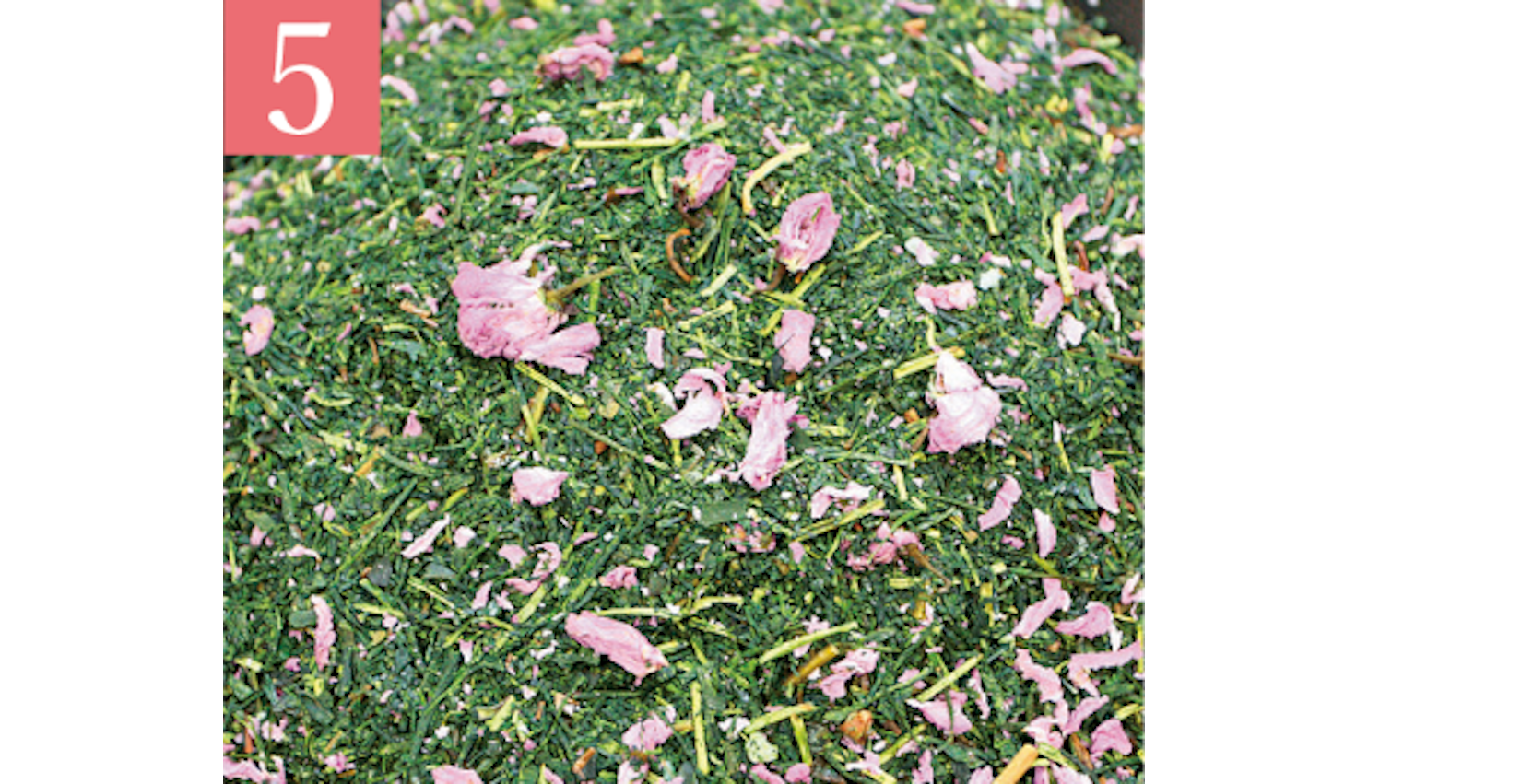 蜜漬けの桜葉、桜花、緑茶の画像