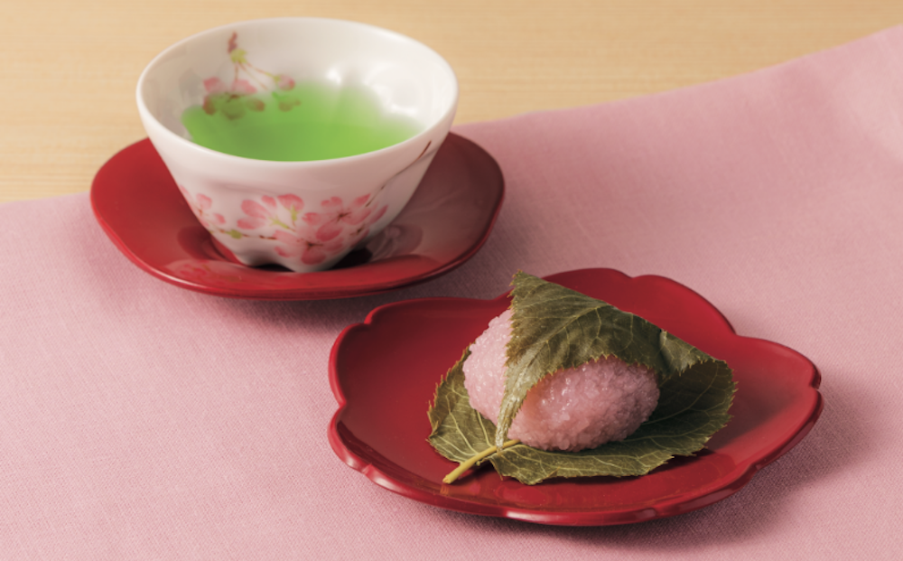 緑茶と桜餅の画像