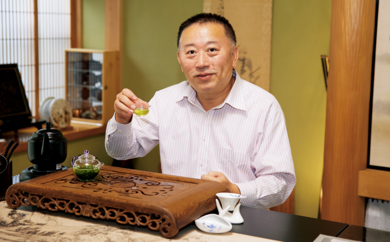 趙方任教授とお茶の画像