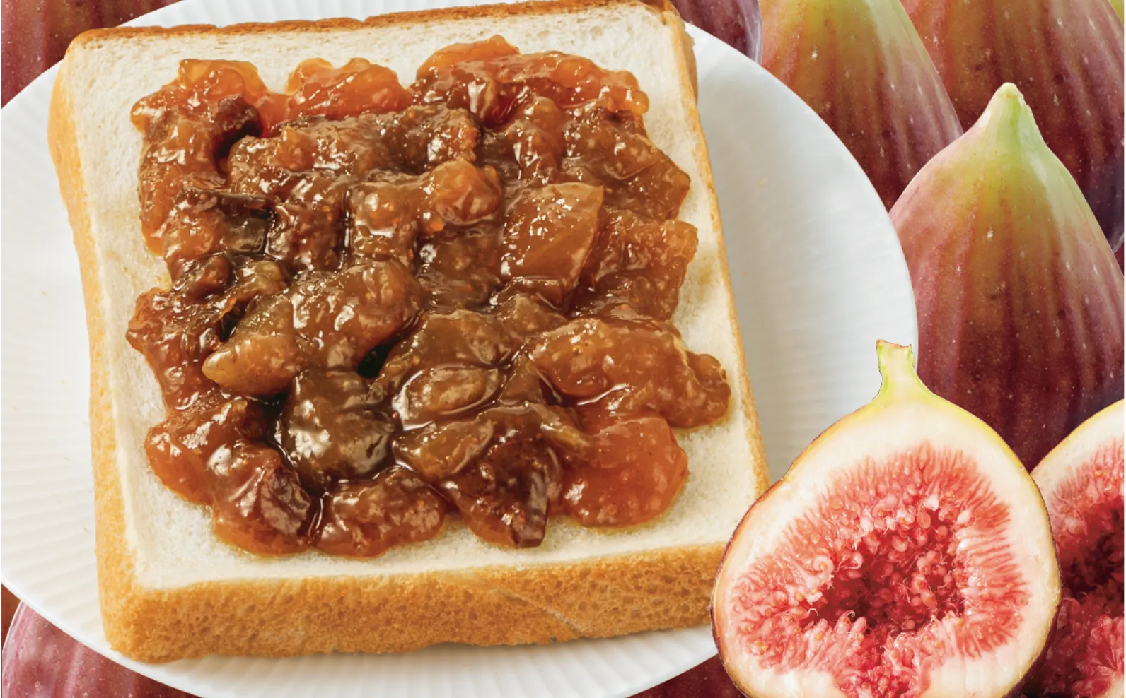 いちじくジャムがのった食パンといちじくの画像