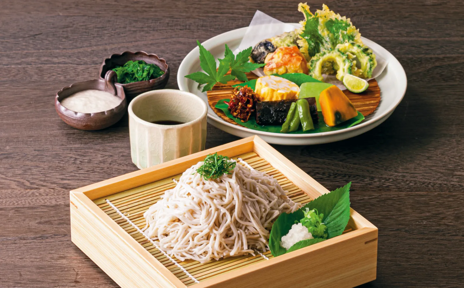 蕎麦と天婦羅の画像